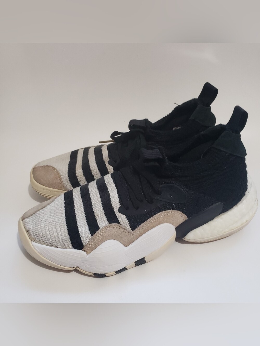 Adidas Trae Young 2 basketball shoes in men’s size 8, women's 9.5. Maintained.